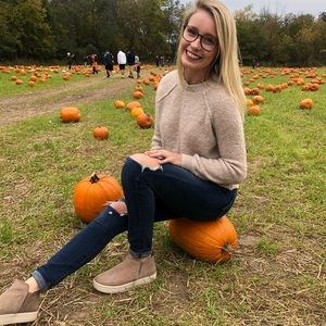 Meet your Posher, Cora